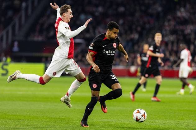 UEFA Europa League Ajax Amsterdam Eintracht Frankfurt 06 03 2025 Ansgar Knauff Eintracht Frankfurt, 36 , Youri Baas Ajax Amsterdam, 15 UEFA Europa League Ajax Amsterdam Eintracht Frankfurt Johan Cruijff Arena, Amsterdam 06 03 2025 Copyright: xBEAUTIFULxSPORTS Buriakovx