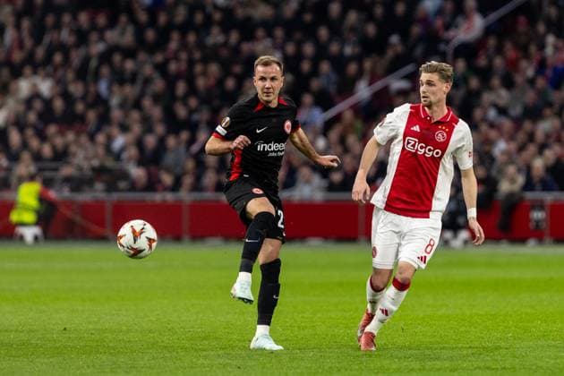 UEFA Europa League Ajax Amsterdam Eintracht Frankfurt 06 03 2025 Mario Götze Eintracht Frankfurt, 27 , Kenneth Taylor Ajax Amsterdam, 8 UEFA Europa League Ajax Amsterdam Eintracht Frankfurt Johan Cruijff Arena, Amsterdam 06 03 2025 Copyright: xBEAUTIFULxSPORTS Buriakovx