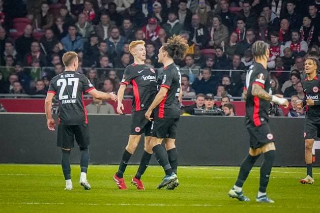 Football UEFA Europa League 2024 2025, round of 16 Ajax Amsterdam vs Eintracht Frankfurt Johan Cruijff ArenA Amsterdam, Netherlands Goal and goal celebration after Hugo Larsson equalizes Eintracht Frankfurt, 16 Copyright: xJOERANxSTEINSIEKx