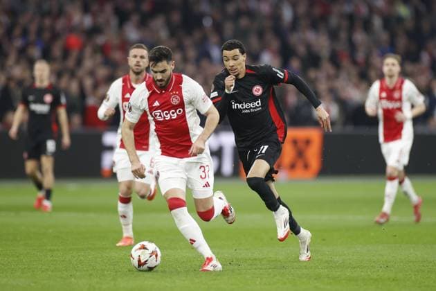AMSTERDAM, 06-03-2025 , JohanCruyff Arena , UEFA Europa League Football season 2024 2025 , match between Ajax and Eintracht Frankfurt. (L-R) Ajax player Josip Sutalo, Eintracht Frankfurt player Hugo Ekitike Ajax - Eintracht Frankfurt  x28190792x Copyright: