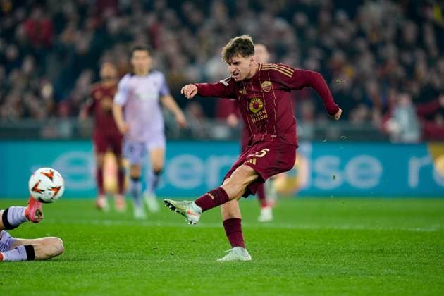AS Roma v Athletic Club - UEFA Europa League 2024 25 Round of 16 First Leg Tommaso Baldanzi of AS Roma during the UEFA Europa League 2024 25 Round of 16 First Leg match between AS Roma and Athletic Club at Stadio Olimpico on March 6, 2025 in Rome, Italy. Rome Stadio Olimpico Rome Italy Copyright: xGiuseppexMaffiax UEL_Roma-AthleticClub_060325_BRU8951