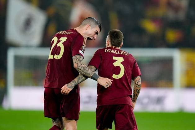 AS Roma v Athletic Club - UEFA Europa League 2024 25 Round of 16 First Leg Angelino of AS Roma celebrates with Gianluca Mancini after scoring first goal during the UEFA Europa League 2024 25 Round of 16 First Leg match between AS Roma and Athletic Club at Stadio Olimpico on March 6, 2025 in Rome, Italy. Rome Stadio Olimpico Rome Italy Copyright: xGiuseppexMaffiax UEL_Roma-AthleticClub_060325_BRU9854