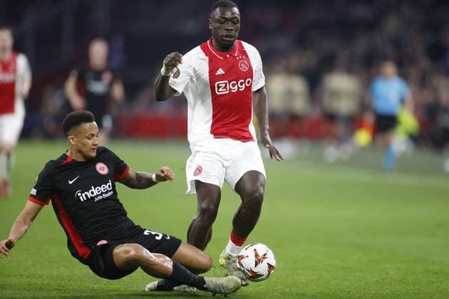 AMSTERDAM, 06-03-2025 , JohanCruyff Arena , UEFA Europa League Football season 2024 2025 , match between Ajax and Eintracht Frankfurt. (L-R) Eintracht Frankfurt player Tuta. Ajax player Brian Brobbey Ajax - Eintracht Frankfurt  x28191833x Copyright: