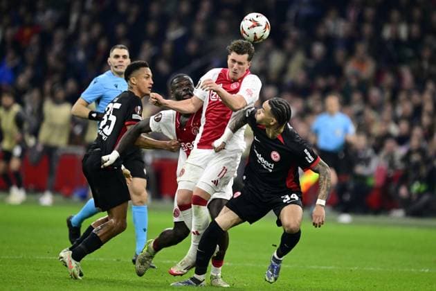 AMSTERDAM - (l-r) Tuta of Eintracht Frankfurt, Brian Brobbey of Ajax, Mika Godts of Ajax, Nnamdi Collins of Eintracht Frankfurt during the UEFA Europa League match between AFC Ajax and Eintracht Frankfurt at the Johan Cruijff ArenA on March 6, 2025 in Amsterdam, Netherlands. ANP OLAF CRACK UEFA Europa League 2024 25 Round of 16 First Leg 2024 25 xVIxANPxSportx xxANPxIVx 521726965 originalFilename: 521726965.jpg