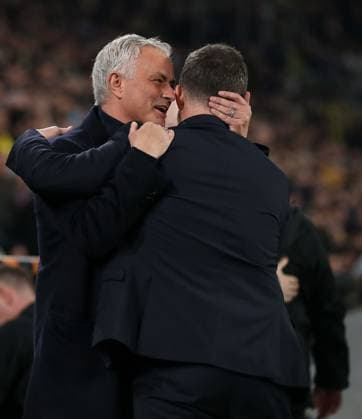 Fenerbahce Manager Jose Mourinho embraces Rangers Head Coach Barry Ferguson during the Europa League last 16 match at the Sükrü Saracoglu Stadium, Istanbul. Fenerbahce v Rangers, UEFA Europa League, Football, Sukru Saracoglu Stadium, Istanbul, Turkey - 06 Mar 2025 EDITORIAL USE ONLY No use with unauthorised audio, video, data, fixture lists, club league logos or live services. Online in-match use limited to 120 images, no video emulation. No use in betting, games or single club league player publications. Copyright: xO Rourke RangersxFC Shutterstockx 15182250hm