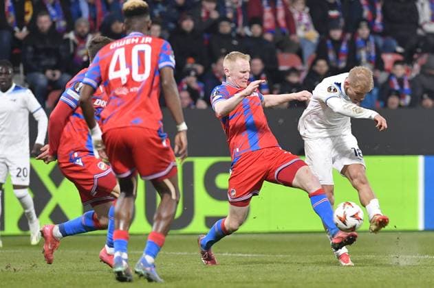 Gustav Isaksen (Lazio; right) scores during the UEFA Europa League, semi-finals opening match: FC Viktoria Plzen vs Lazio, in Pilsen, Czech Republic, on March 6, 2025. (CTKxPhoto MiroslavxChaloupka) CTKPhotoP2025030610364  CTKPhotoP2025030610364