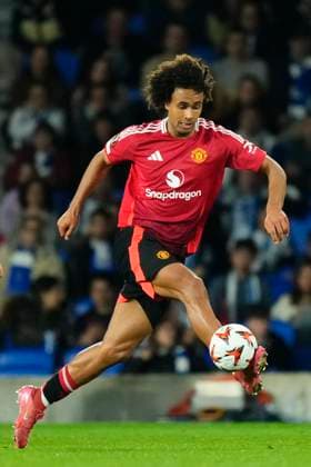 Real Sociedad de Futbol v Manchester United, ManU - UEFA Europa League 2024 25 Round of 16 First Leg Joshua Zirkzee centre-forward of Manchester United and Netherlands controls the ball during the UEFA Europa League 2024 25 Round of 16 First Leg match between Real Sociedad de Futbol and Manchester United at Reale Arena on March 6, 2025 in San Sebastian, Spain. San Sebastian Basque Country Spain  Copyright: xJosexBretonx originalFilename:bretonhernandez-realsoci250306_np2FI.jpg