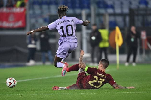 CALCIO - UEFA Europa League - AS Roma vs Athletic Bilbao Nico Williams of Athletic Club de Bilbao and Gianluca Mancini of A.S. Roma are in action during the 2024 25 UEFA Europa League round of 16 first leg match between A.S. Roma and Athletic Club de Bilbao at Stadio Olimpico on 6 March 2025 in Rome, Italy. Rome Italy  Copyright: xIPAxSport ABACAx