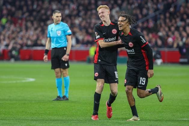 UEFA Europa League Ajax Amsterdam Eintracht Frankfurt on 06 03 2025 at the Johan Cruijff ArenA in Amsterdam Cheers, goal celebration, goal scorer, goal scorer Hugo Larsson Frankfurt 16 celebrates after his goal to make it 1 - 1 with Jean Matteo Bahoya Frankfurt 19 MH