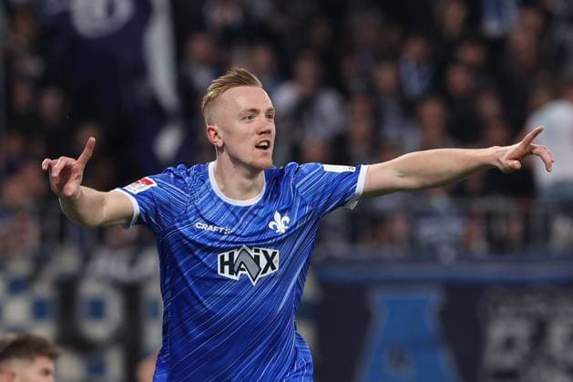 2025 03 07 xJFx 2 Bundesliga SV Darmstadt 98 Karlsruher SC v l , Isac Alexi Sivert Lidberg SV Darmstadt 98 Torjubel, Goal celebration, celebrate the goal DFL DFB REGULATIONS PROHIBIT ANY USE OF PHOTOGRAPHS as IMAGE SEQUENCES and or QUASI VIDEO Copyright: JoaquimxFerreira