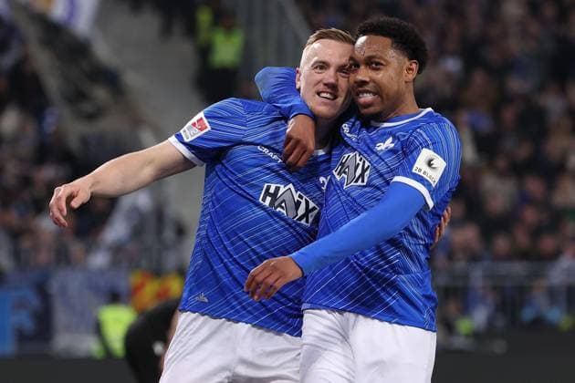 2025 03 07 xJFx 2 Bundesliga SV Darmstadt 98 Karlsruher SC v l , Isac Alexi Sivert Lidberg SV Darmstadt 98 , Jean Paul Boetius SV Darmstadt 98 Torjubel, Goal celebration, celebrate the goal DFL DFB REGULATIONS PROHIBIT ANY USE OF PHOTOGRAPHS as IMAGE SEQUENCES and or QUASI VIDEO Copyright: JoaquimxFerreira