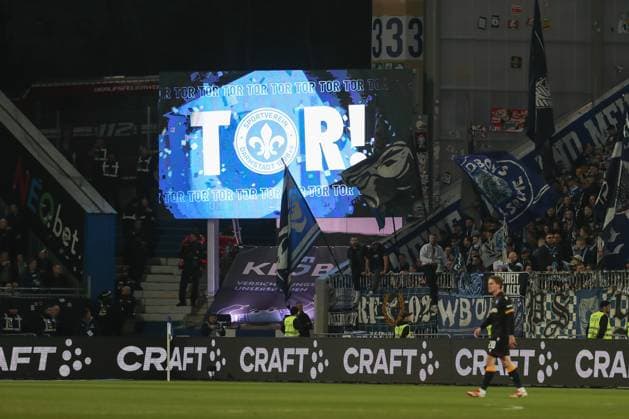Darmstadt, Germany 07 March 2025 2 Liga 2024 2025 SV Darmstadt 98 vs Karlsruher SC In the picture Goal, scoreboard, after the goal DFL regulations prohibit any use of photographs as image sequences and or quasi video Merck Stadion am Böllenfalltor Hessen Copyright: xFotostandx xUlrichxScherbaumx