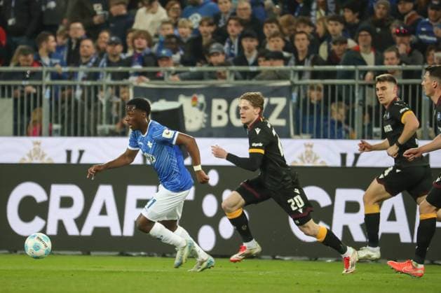 Darmstadt, Germany 07 March 2025 2 Liga 2024 2025 SV Darmstadt 98 vs Karlsruher SC In picture from left in duel Merveille Papela Darmstadt, 21 , David Herold Karlsruher SC, 20 , DFL regulations prohibit any use of photographs as image sequences and or quasi video Merck Stadion am Böllenfalltor Hessen Copyright: xFotostandx xUlrichxScherbaumx