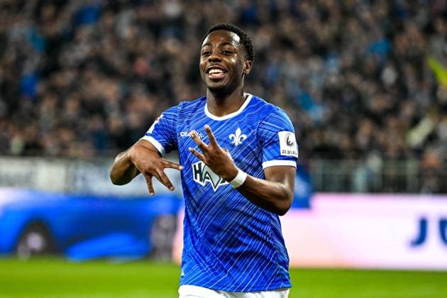 Sport Themen der Woche KW10 Sport Bilder des Tages Merveille Papela (SV Darmstadt 98, 21) jeubelt das Tor zum 3:0, GER, SV Darmstadt 98 vs. Karlsruher SC, Fussball, 25. Spieltag, Saison 2024 2025, 07.03.2025. DFL REGULATIONS PROHIBIT ANY USE OF PHOTOGRAPHS as IMAGE SEQUENCES and or QUASI-VIDEO. GER, SV Darmstadt 98 vs. Karlsruher SC, Fussball, 25. Spieltag, Saison 2024 2025, 07.03.2025. Darmsatdt *** Merveille Papela SV Darmstadt 98, 21 jeubelt das Tor zum 3 0, GER, SV Darmstadt 98 vs Karlsruher SC, Fussball, 25 Spieltag, Saison 2024 2025, 07 03 2025 DFL REGULATIONS PROHIBIT ANY USE OF PHOTOGRAPHS as IMAGE SEQUENCES and or QUASI VIDEO GER, SV Darmstadt 98 vs Karlsruher SC, Fussball, 25 Spieltag, Saison 2024 2025, 07 03 2025 Darmsatdt Copyright: xEibner-Pressefoto FlorianxWieganx EP_FWD