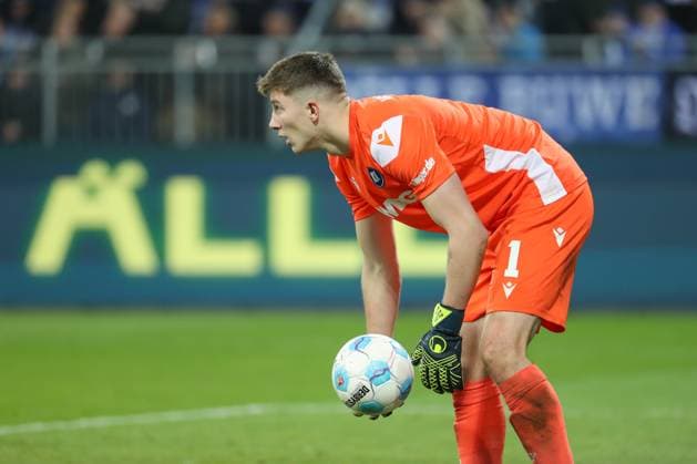 Darmstadt, Germany 07 March 2025 2 Liga 2024 2025 SV Darmstadt 98 vs Karlsruher SC In the picture Goalkeeper Max Weiß Weiss Karlsruher SC, 1 , DFL regulations prohibit any use of photographs as image sequences and or quasi video Merck Stadion am Böllenfalltor Hessen Copyright: xFotostandx xUlrichxScherbaumx