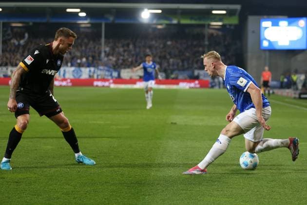 07 03 2025, xrekx, Soccer 2 Bundesliga, SV Darmstadt 98 Karlsruher SC v l Marcel Franke Karlsruher SC Isac Lidberg SV Darmstadt 98 DFL DFB REGULATIONS PROHIBIT ANY USE OF PHOTOGRAPHS as IMAGE SEQUENCES and or QUASI VIDEO Darmstadt