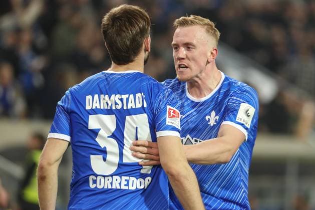 Darmstadt, Germany 07 March 2025 2 Liga 2024 2025 SV Darmstadt 98 vs Karlsruher SC In the picture from left goal scorer Killian Corredor Darmstadt, 34 cheers after his goal to 2 0 with Isac Lidberg Darmstadt, 7 in the 73rd minute of the match DFL regulations prohibit any use of photographs as image sequences and or quasi video Merck Stadion am Böllenfalltor Hessen Copyright: xFotostandx xUlrichxScherbaumx