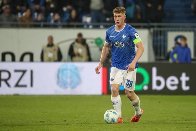Darmstadt, Germany 07 March 2025 2 Liga 2024 2025 SV Darmstadt 98 vs Karlsruher SC In the picture Clemens Riedel Darmstadt, 38 , DFL regulations prohibit any use of photographs as image sequences and or quasi video Merck Stadion am Böllenfalltor Hessen Copyright: xFotostandx xUlrichxScherbaumx
