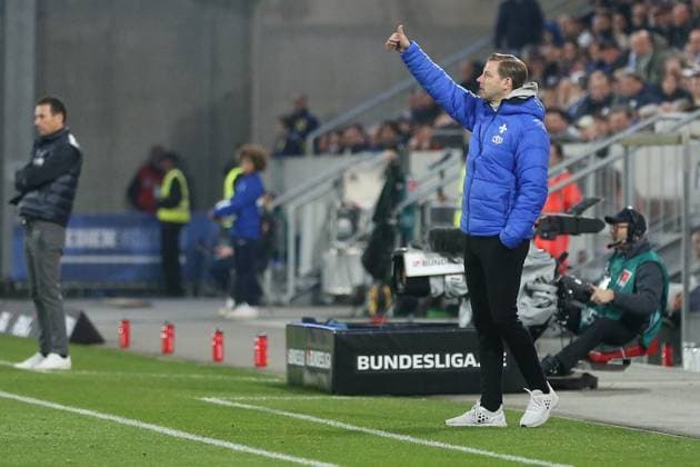 07 03 2025, xrekx, Soccer 2 Bundesliga, SV Darmstadt 98 Karlsruher SC v l Coach Florian Kohfeldt SV Darmstadt 98 gives instructions, gesticulates, gesticulate with arms gives instructions, gesticulate DFL DFB REGULATIONS PROHIBIT ANY USE OF PHOTOGRAPHS as IMAGE SEQUENCES and or QUASI VIDEO Darmstadt