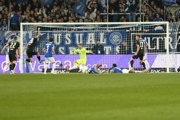 07 03 2025, xrekx, Soccer 2 Bundesliga, SV Darmstadt 98 Karlsruher SC v l Goal shot by Marcel Franke Karlsruher SC Marcel Schuhen SV Darmstadt 98 DFL DFB REGULATIONS PROHIBIT ANY USE OF PHOTOGRAPHS as IMAGE SEQUENCES and or QUASI VIDEO Darmstadt