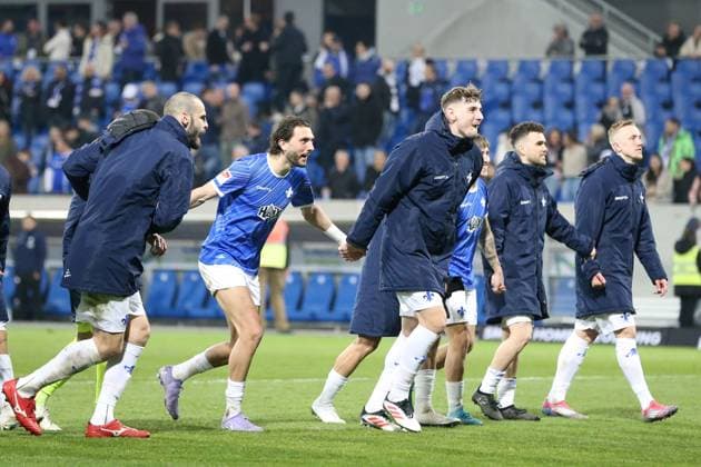 07 03 2025, xrekx, Fussball 2 Bundesliga, SV Darmstadt 98 Karlsruher SC v l Darmstadt Mannschaft, Spieler, jubeln nach Spielende, Team, Player, celebrate at the end of the match DFL DFB REGULATIONS PROHIBIT ANY USE OF PHOTOGRAPHS as IMAGE SEQUENCES and or QUASI VIDEO Darmstadt