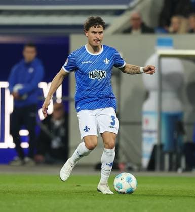 07 03 2025, xdcx, Soccer 2 Bundesliga, SV Darmstadt 98 Karlsruher SC, emonline, emspor, despor, v l , Guillermo Bueno Lopez SV Darmstadt 98 DFL DFB REGULATIONS PROHIBIT ANY USE OF PHOTOGRAPHS AS IMAGE SEQUENCES AND OR QUASI VIDEO Copyright: HMBxMedia Claus