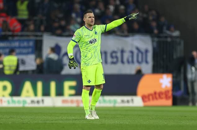07 03 2025, xdcx, Soccer 2 Bundesliga, SV Darmstadt 98 Karlsruher SC, emonline, emspor, despor, v l , Goalkeeper Marcel Schuhen SV Darmstadt 98 DFL DFB REGULATIONS PROHIBIT ANY USE OF PHOTOGRAPHS AS IMAGE SEQUENCES AND OR QUASI VIDEO Copyright: HMBxMedia Claus
