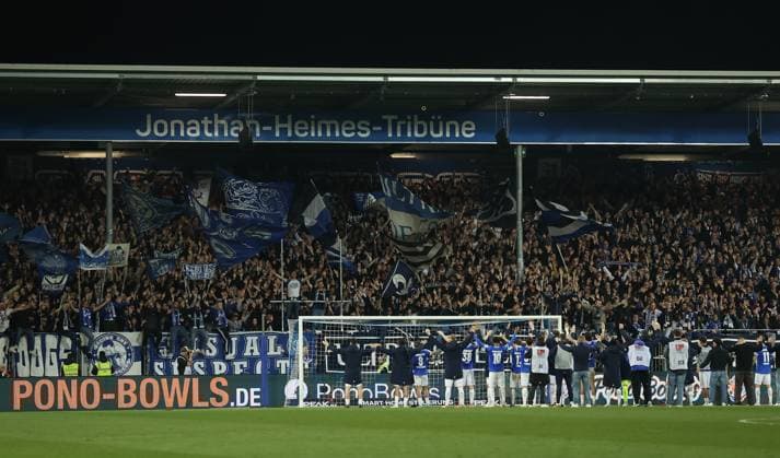 07 03 2025, xdcx, Soccer 2 Bundesliga, SV Darmstadt 98 Karlsruher SC, emonline, emspor, despor, v l , Darmstadt players celebrate with the fans DFL DFB REGULATIONS PROHIBIT ANY USE OF PHOTOGRAPHS AS IMAGE SEQUENCES AND OR QUASI VIDEO Copyright: HMBxMedia Claus