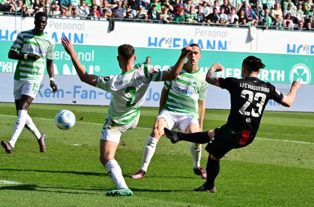 08 03 2025 Soccer Season 2024 2025 2 Soccer Bundesliga 25 Matchday SpVgg Greuther Fürth Kleeblatt 1 FC Magdeburg FCM Sportfoto Zink MeZi xmexzix DFL regulations prohibit any use of photographs as image sequences and or quasi video only for editorial use Baris Atik 23, 1 FC Magdeburg FCM erzielt Treffer Tor Torschuß zum 1 1 gegen Simon Asta 2, SpVgg Greuther Fürth Noah Loosli 25, SpVgg Greuther Fürth