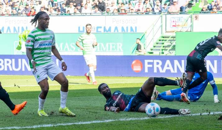 08 03 2025 Soccer season 2024 2025 2 Soccer Bundesliga 25 Matchday SpVgg Greuther Fürth Kleeblatt 1 FC Magdeburg FCM Sportfoto Zink xwoxzix DFL regulations prohibit any use of photographs as image sequences and or quasi video only for editorial use Noel Futkeu 9, SpVgg Greuther Fürth scores goal Goal shot for 1 0 against Patric Pfeiffer 3, 1 FC Magdeburg FCM