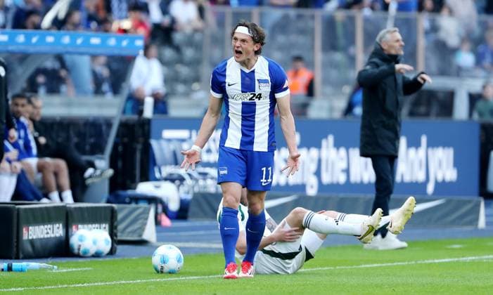 Fabian Reese scolds after duel with Mehmet Aydin Sport Football Soccer DFL 2 Bundesliga Men 25 Matchday Season 2024 2025 08 03 2025 Hertha BSC Berlin vs FC Schalke 04 S04 DFL regulations prohibit any use of photographs as image sequences and or quasi video