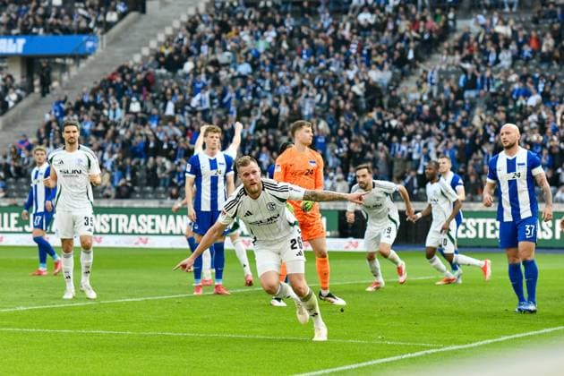 Soccer 2 Bundesliga, Hertha BSC Berlin FC Schalke 04 08 03 2025, xdanx, Soccer 2 Bundesliga, Hertha BSC Berlin FC Schalke 04 v l Cheering after the 0 1 by Tomas Kalas FC Schalke 04 26 DFL DFB REGULATIONS PROHIBIT ANY USE OF PHOTOGRAPHS as IMAGE SEQUENCES and or QUASI VIDEO Daniel Lakomski Mix1 Berlin Olympiastadion Berlin Germany DEU Copyright: xDanielxLakomskix