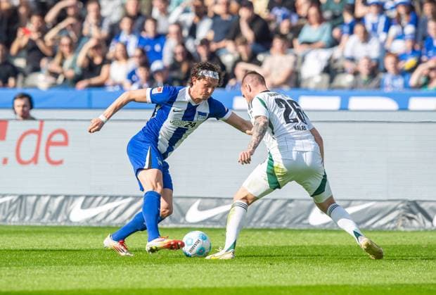 Soccer, Men, Season 2024 2025, 2 Bundesliga 25 Matchday , Hertha BSC FC Schalke 04, v l Fabian Reese Hertha BSC , Tomas Kalas Schalke 04 , 08 03 2025, Copyright: xSebastianxRäppold MatthiasxKochx