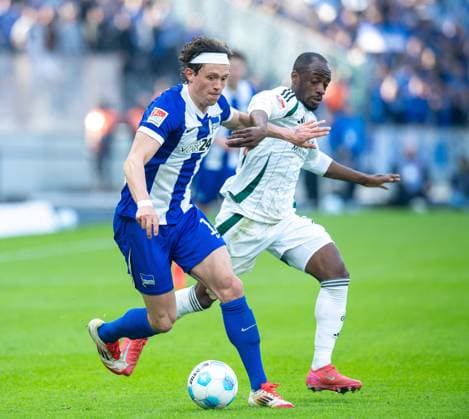 Soccer, Men, Season 2024 2025, 2 Bundesliga 25 Matchday , Hertha BSC FC Schalke 04, v l Fabian Reese Hertha BSC , Christopher Antwi Adjei Schalke 04 , 08 03 2025, Copyright: xSebastianxRäppold MatthiasxKochx