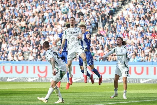 08 03 2025, xtgx, Soccer 2 Bundesliga, Hertha BSC Berlin FC Schalke 04 emspor, v l Jannik Bachmann Schalke, 14 , Luca Schuler Hertha, 18 duel, fight, tackle DFL DFB REGULATIONS PROHIBIT ANY USE OF PHOTOGRAPHS as IMAGE SEQUENCES and or QUASI VIDEO Berlin