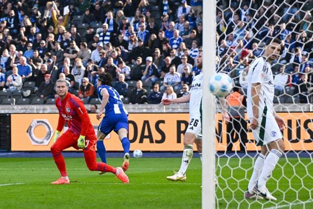 Soccer 2 Bundesliga, Hertha BSC Berlin FC Schalke 04 08 03 2025, xdanx, Soccer 2 Bundesliga, Hertha BSC Berlin FC Schalke 04 v l Loris Karius FC Schalke 04 27 Fabian Reese Hertha BSC 11 Cheering after the 1 1 by Fabian Reese Hertha BSC 11 DFL DFB REGULATIONS PROHIBIT ANY USE OF PHOTOGRAPHS as IMAGE SEQUENCES and or QUASI VIDEO Daniel Lakomski Mix1 Berlin Olympiastadion Berlin Germany DEU Copyright: xDanielxLakomskix