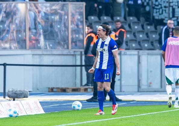 Soccer, Men, Season 2024 2025, 2 Bundesliga 25 Matchday , Hertha BSC FC Schalke 04, Fabian Reese Hertha BSC , Cheering after goal to 1 1, 08 03 2025, Copyright: xSebastianxRäppold MatthiasxKochx