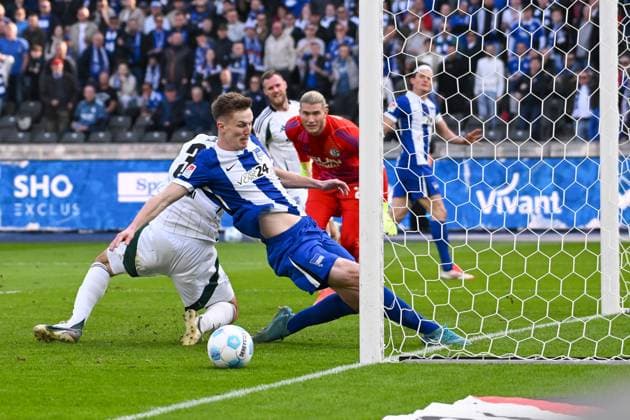 Soccer 2 Bundesliga, Hertha BSC Berlin FC Schalke 04 08 03 2025, xdanx, Soccer 2 Bundesliga, Hertha BSC Berlin FC Schalke 04 v l Luca Wollschläger Hertha BSC Berlin Torchance vergeben DFL DFB REGULATIONS PROHIBIT ANY USE OF PHOTOGRAPHS as IMAGE SEQUENCES and or QUASI VIDEO Daniel Lakomski Mix1 Berlin Olympiastadion Berlin Germany DEU Copyright: xDanielxLakomskix