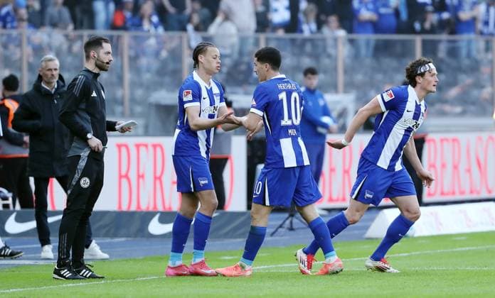 Substitution Derry Scherhant, Substitution Ibrahim Maza Sport Football Soccer DFL 2 Bundesliga Men 25 Matchday Season 2024 2025 08 03 2025 Hertha BSC Berlin vs FC Schalke 04 S04 DFL regulations prohibit any use of photographs as image sequences and or quasi video