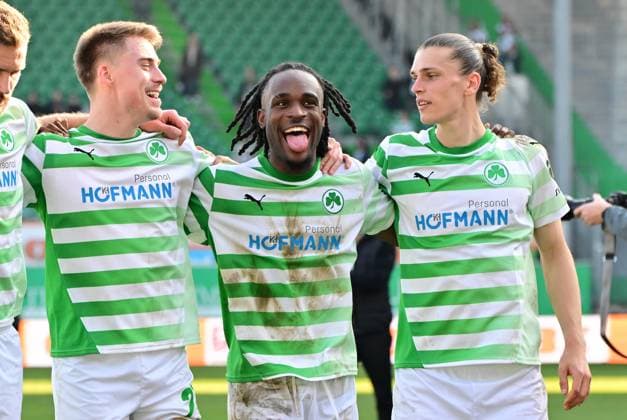 08 03 2025 Soccer season 2024 2025 2 Soccer Bundesliga 25 Matchday SpVgg Greuther Fürth Kleeblatt 1 FC Magdeburg FCM Sportfoto Zink MeZi xmexzix DFL regulations prohibit any use of photographs as image sequences and or quasi video only for editorial use Gian Luca Gian Luca Itter 27, SpVgg Greuther Fürth Noel Futkeu 9, SpVgg Greuther Fürth Noah Loosli 25, SpVgg Greuther Fürth, right Cheering joy after the end of the match