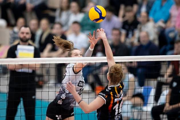 1 Volleyball Bundesliga Women Schwarz Weiss Erfurt vs Allianz MTV Stuttgart Erfurt 08 03 2025 Pia Mohr 10 Schwarz Weiss Erfurt vs Pia Kästner 18 Allianz MTV Stuttgart 1 Volleyball Bundesliga Women Schwarz Weiss Erfurt vs Allianz MTV Stuttgart Riethsporthalle Erfurt 08 03 2025 Copyright: xBEAUTIFULxSPORTS Duehringx