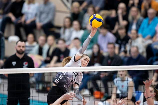 1 Volleyball Bundesliga Women Schwarz Weiss Erfurt vs Allianz MTV Stuttgart Erfurt 08 03 2025 Elizabeth Sandbothe 2 Schwarz Weiss Erfurt 1 Volleyball Bundesliga Women Schwarz Weiss Erfurt vs Allianz MTV Stuttgart Riethsporthalle Erfurt 08 03 2025 Copyright: xBEAUTIFULxSPORTS Duehringx