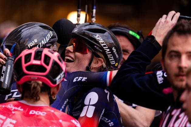 Strade Bianche 2025 - Women Elite Finish And Podium Demi Vollering hugs a teammate after her victory in Strade Bianche Women Elite 2025, in Siena, Italy, on march 08, 2025. Siena Italy  Copyright: xTommasoxBerardix originalFilename:berardi-stradebi250308_npfnh.jpg