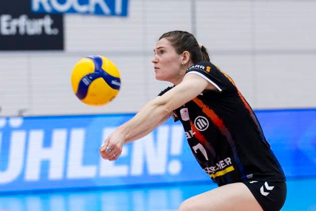 1 Volleyball Bundesliga Women Schwarz Weiss Erfurt vs Allianz MTV Stuttgart Erfurt 08 03 2025 Madelyn Robinson 7 Allianz MTV Stuttgart 1 Volleyball Bundesliga Women Schwarz Weiss Erfurt vs Allianz MTV Stuttgart Riethsporthalle Erfurt 08 03 2025 Copyright: xBEAUTIFULxSPORTS Duehringx