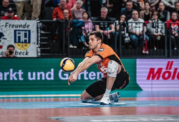 Volleyball Men Season 2024 2025 Volleyball Bundesliga VBL SVG Lüneburg vs Berlin Recycling Volleys 08 03 2025 Moritz Reichert 15 BERLIN RECYCLING Volleys takes the ball Lüneburg LKH Arena Niedersachsen Germany