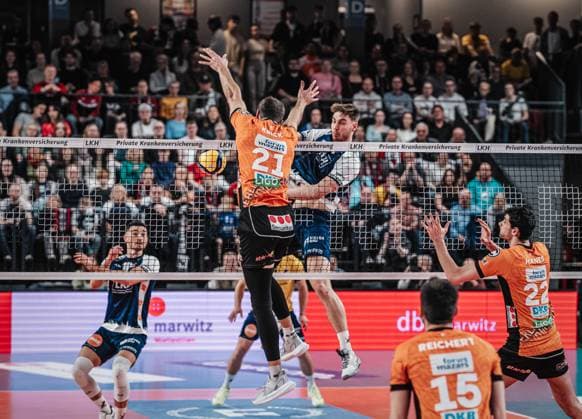 Volleyball Men Season 2024 2025 Volleyball Bundesliga VBL SVG Lüneburg vs Berlin Recycling Volleys 08 03 2025 Simon Torwie 1 SVG Lüneburg is blocked by Tobias Krick 21 BERLIN RECYCLING Volleys Lüneburg LKH Arena Niedersachsen Germany