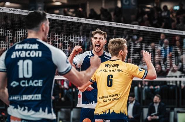 Volleyball Men Season 2024 2025 Volleyball Bundesliga VBL SVG Lüneburg vs Berlin Recycling Volleys 08 03 2025 Simon Torwie 1 SVG Lüneburg cheers Lüneburg LKH Arena Niedersachsen Germany