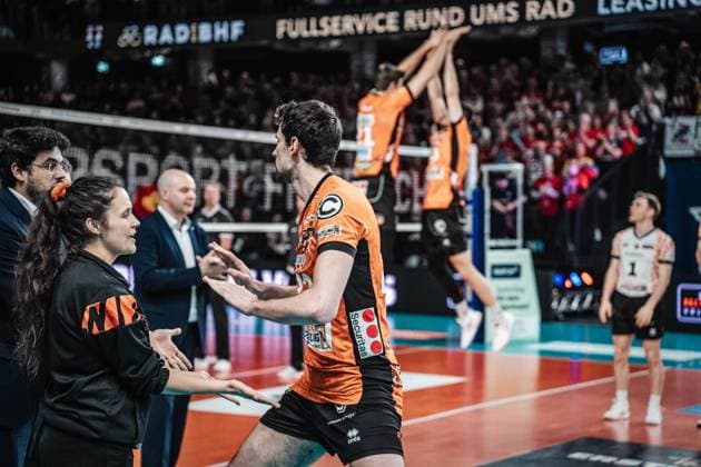 Volleyball mens season 2024 2025 Volleyball Bundesliga VBL SVG Lüneburg vs Berlin Recycling Volleys 08 03 2025 The BERLIN RECYCLING Volleys team entering Lüneburg LKH Arena Niedersachsen Germany