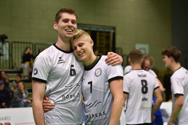 Champion jubilation, jubilation, joy, Champion 2 Bundesliga, Blue Volleys Gotha, Erik Niederluecke Blue Volleys Gotha, 06 , Hannes Krochmann Blue Volleys Gotha, 07 TV Rottenburg vs Blue Volleys Gotha, Volleyball, 2 Bundesliga Sued, 21 Matchday, Season 2024 2025, 08 03 2025, TV Rottenburg vs Blue Volleys Gotha, Volleyball, 2 Bundesliga Sued, 21 Matchday, Season 2024 2025, 08 03 2025 Rottenburg Copyright: xEibner-Pressefoto RalphxKunzex EP_RKE