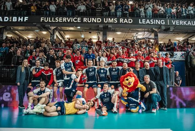 Volleyball Men Season 2024 2025 Volleyball Bundesliga VBL SVG Lüneburg vs Berlin Recycling Volleys 08 03 2025 The SVG Lüneburg team after the win against BERLIN RECYCLING Volleys Lüneburg LKH Arena Niedersachsen Germany